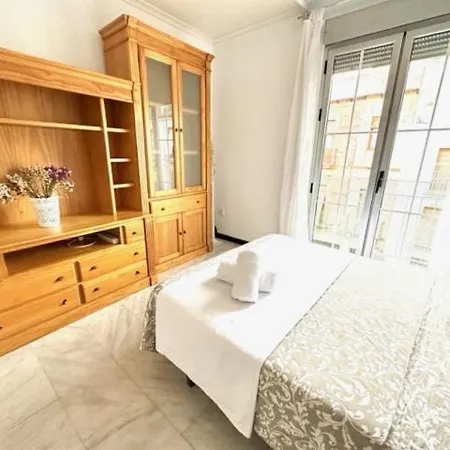 Claudio Marcelo, 1 Apartment *