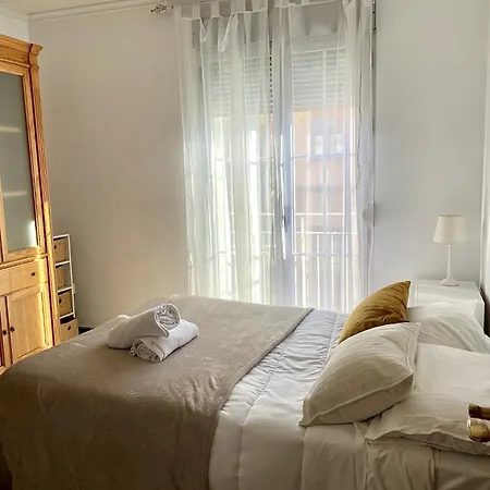 Claudio Marcelo, 1 Apartman *